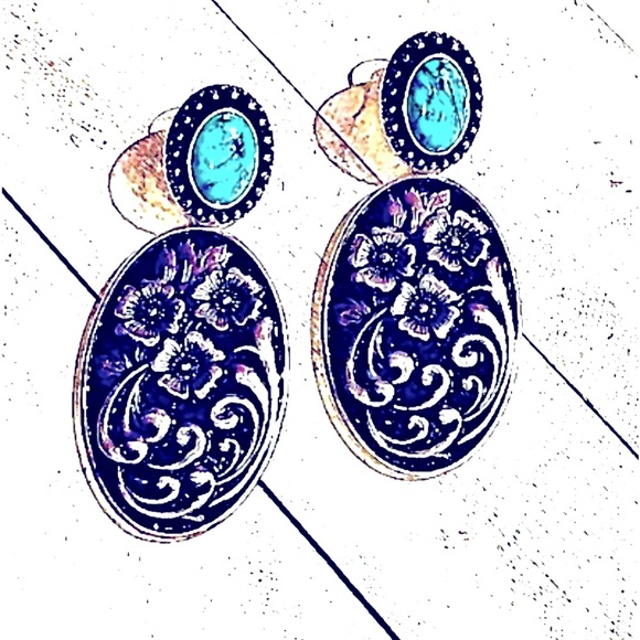 SILVER CONCHO EARRINGS BIG OVAL STAMPED DESIGN TURQUOISE - Picture 3 of 7